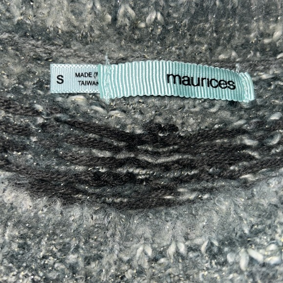 Maurice’s sweater - Picture 2 of 3